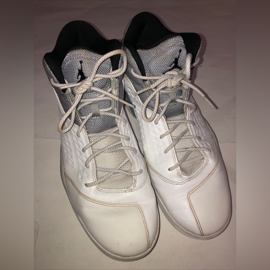 Nike Jordan New School Basketball Shoe Men’s Sz 13 Cool Wolf White